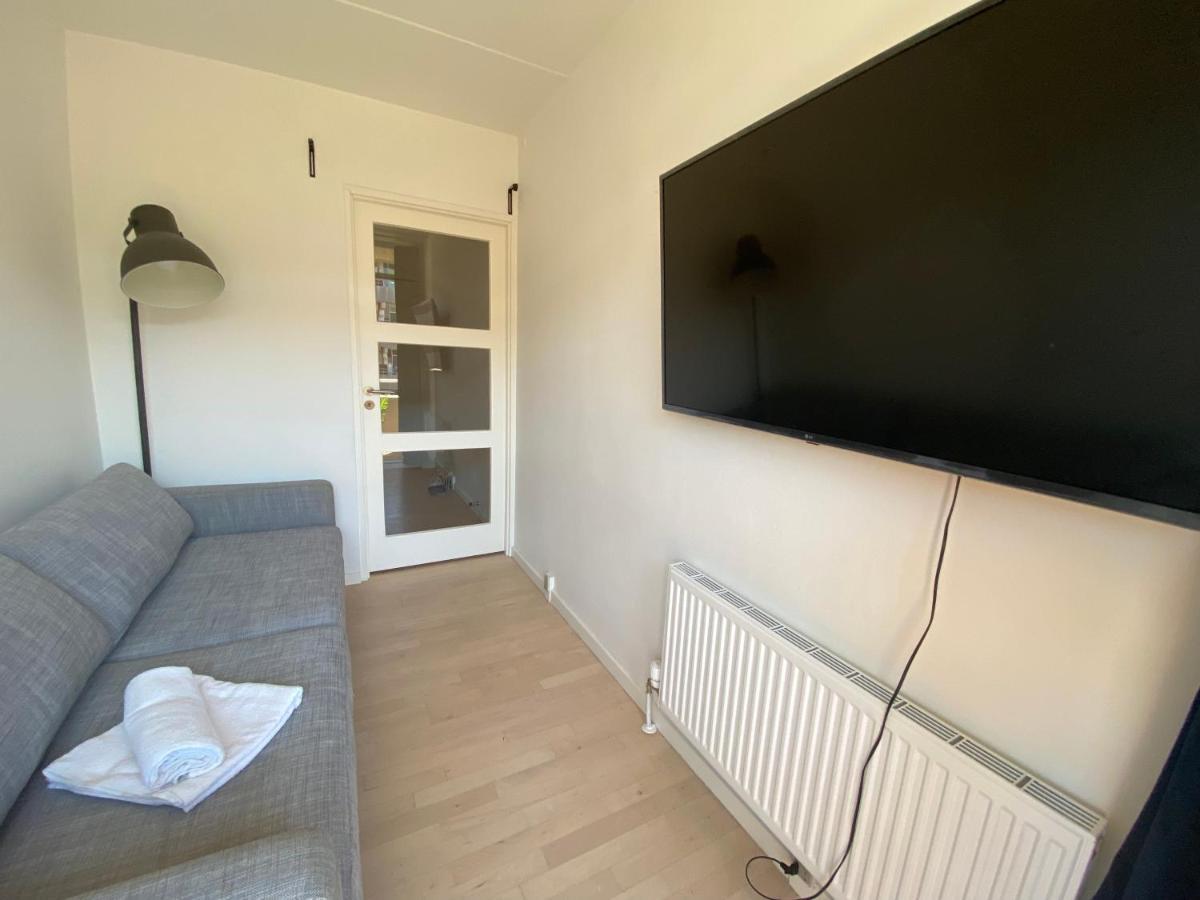 With Balcony, Free Parking W Elevator Apartment *