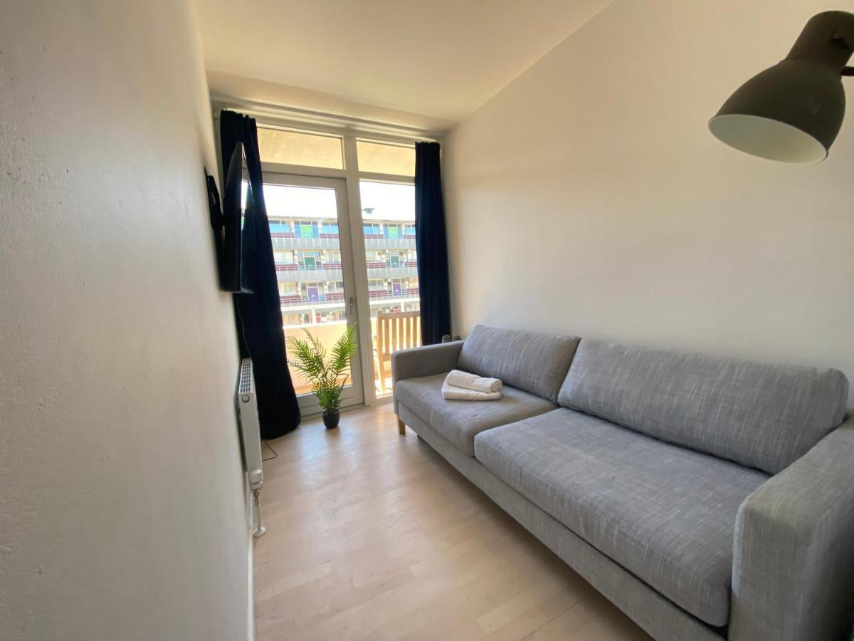 Apartment With Balcony, Free Parking W Elevator