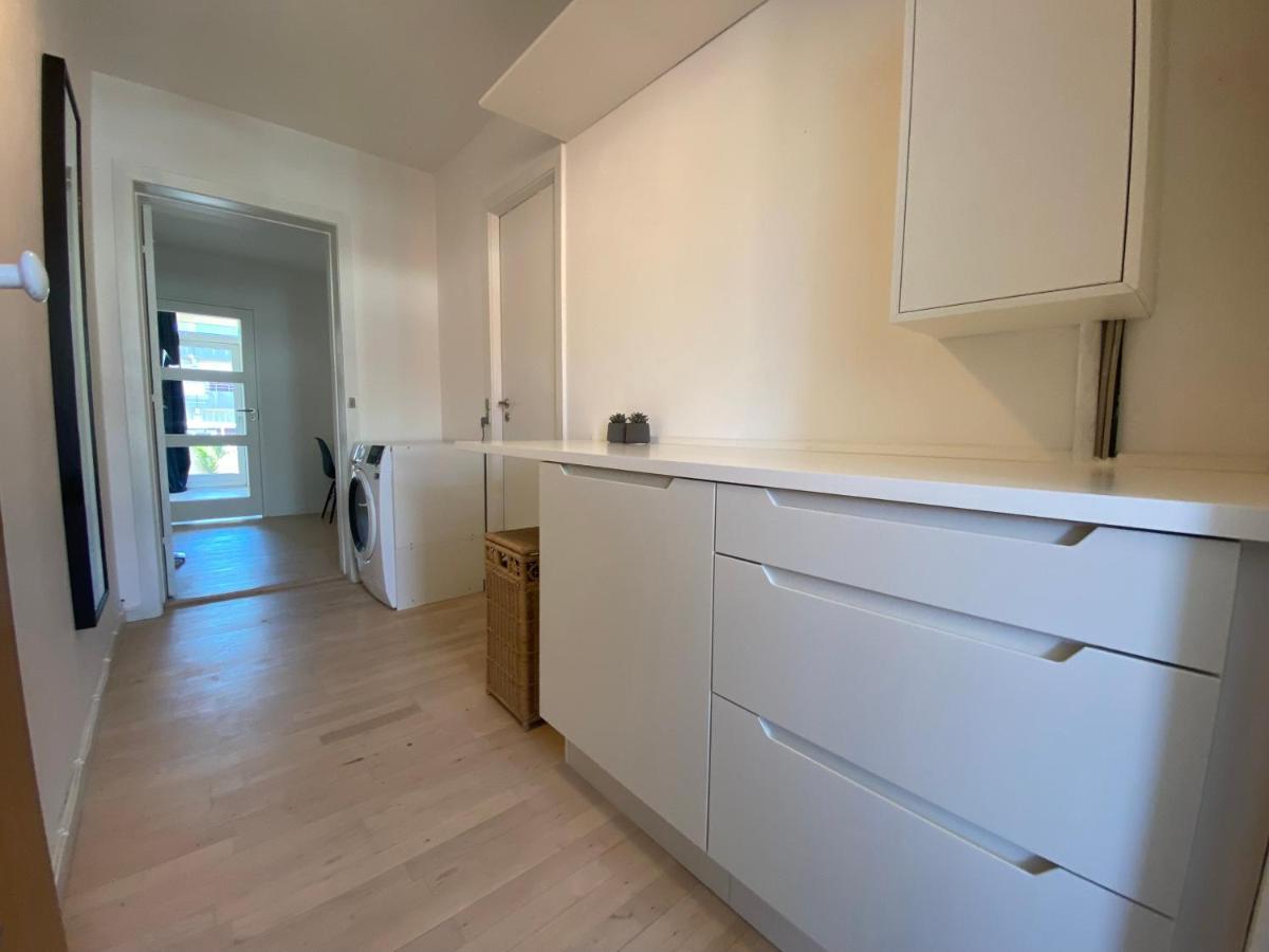 Apartment With Balcony, Free Parking W Elevator *