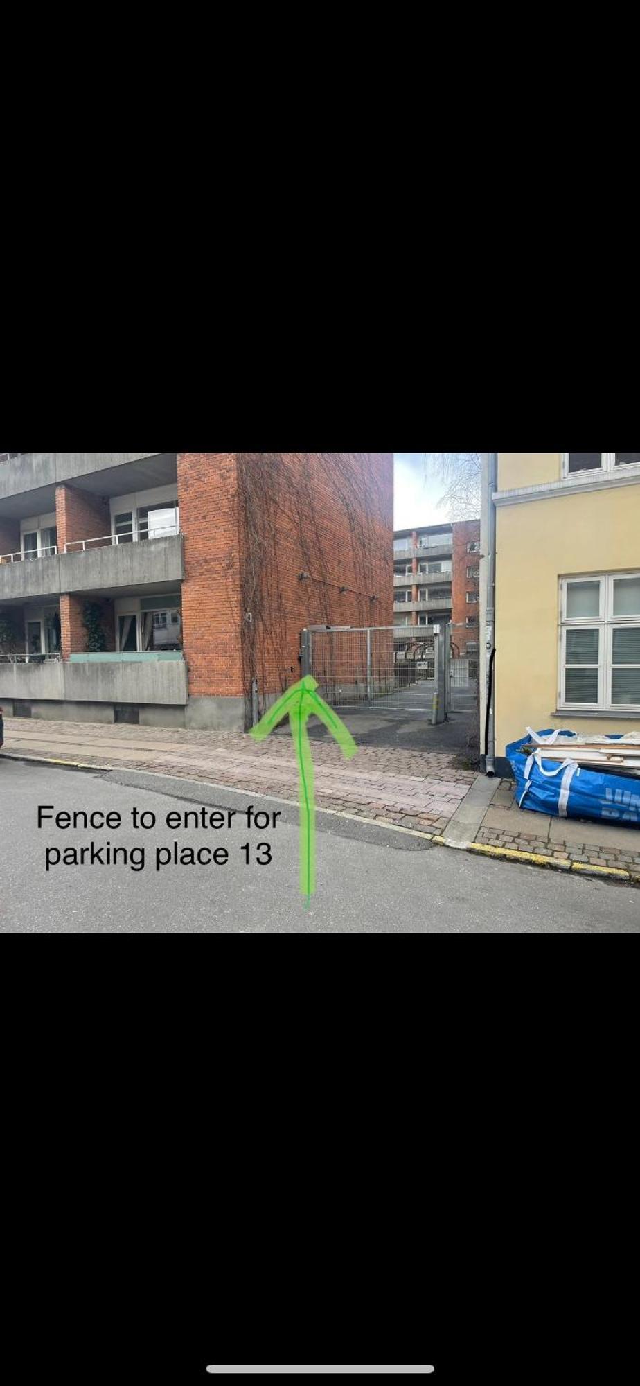With Balcony, Free Parking W Elevator Apartment *